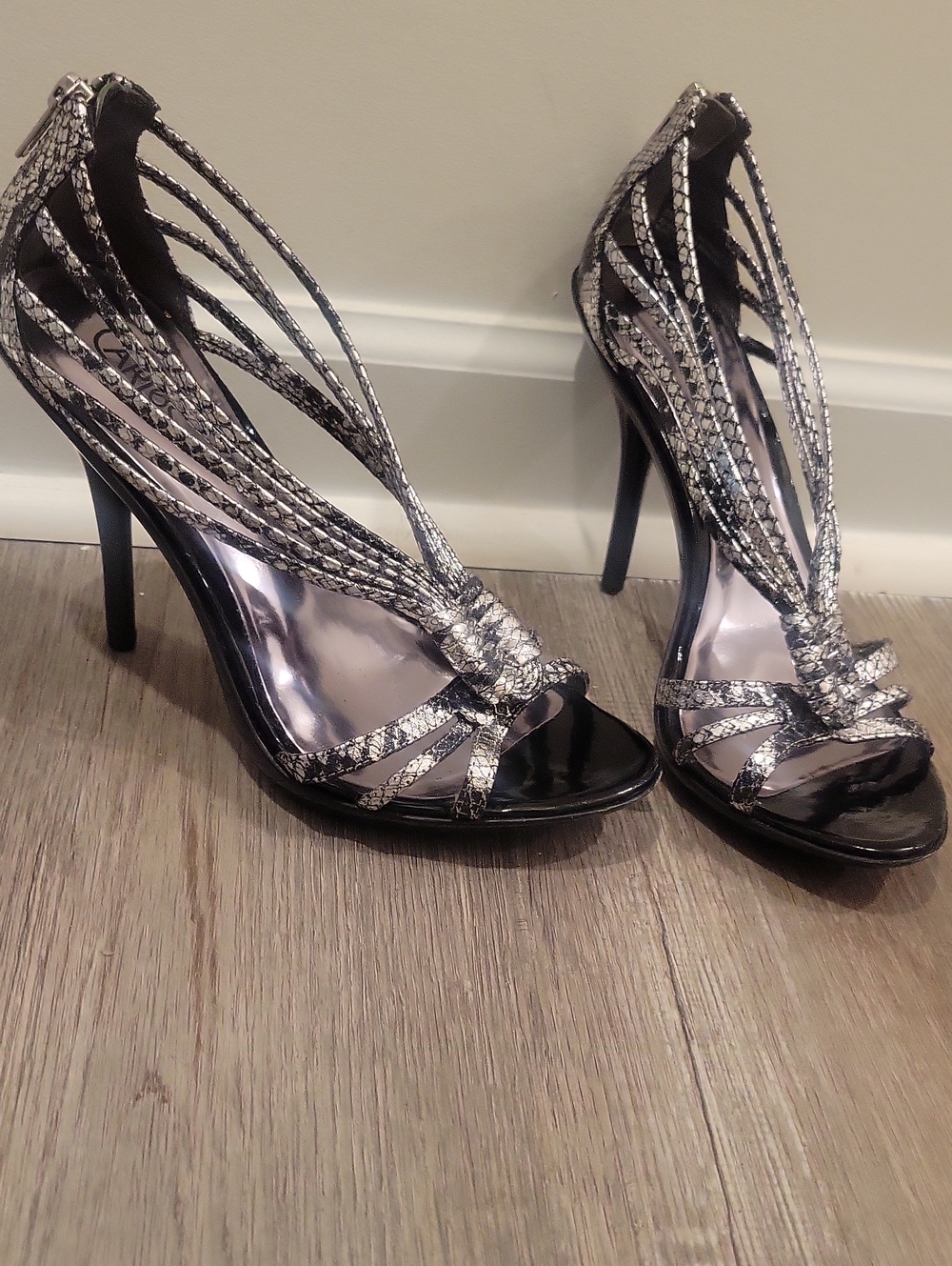 Carlos Santana Silver Strappy High Heel Sandals! Sz.8!